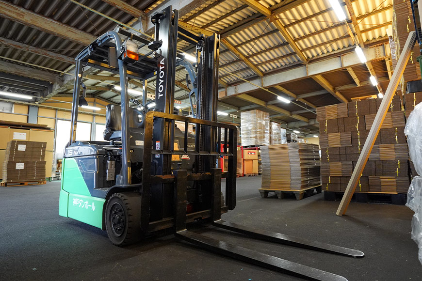 フォークリフト